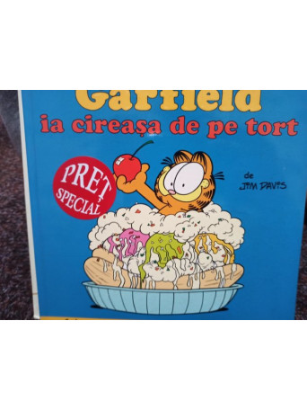 Garfield ia cireasa de pe tort